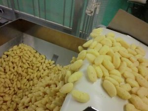 コーンスナック（シーズニング掛け）製造ライン2